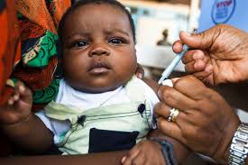 UNICEF vaccinerar barn i Elfenbenskusten. © UNICEF/Asselin